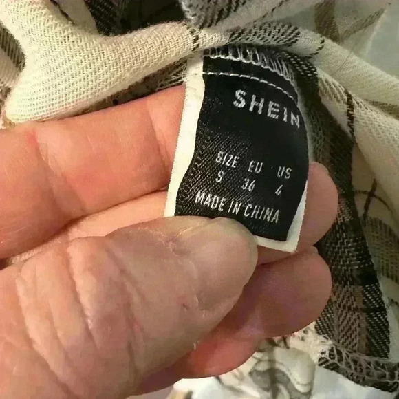 Women’s Plaid Long Sleeve Button Down Blouse. Womens Size Small. - Picture 4 of 4